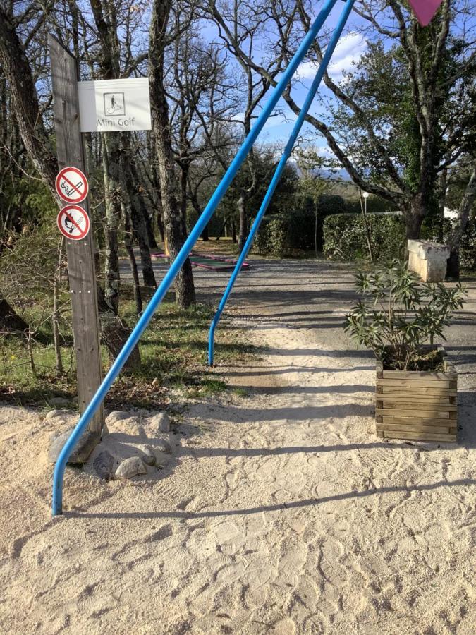 Duplex Dans Village Vacances En Ardeche Grospierres Exterior foto